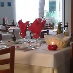 Lora רימיני