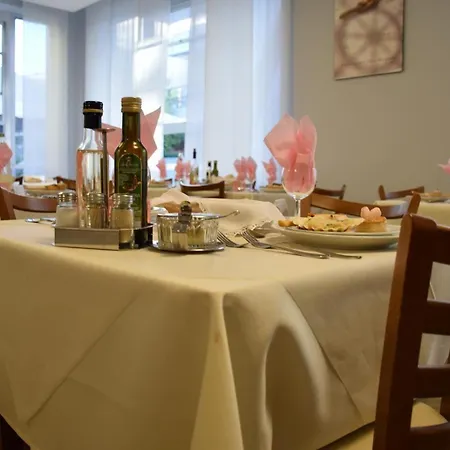 Hotel Lora Rimini