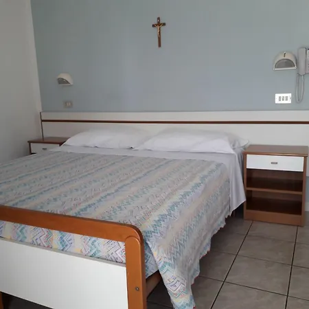 Lora Hotel